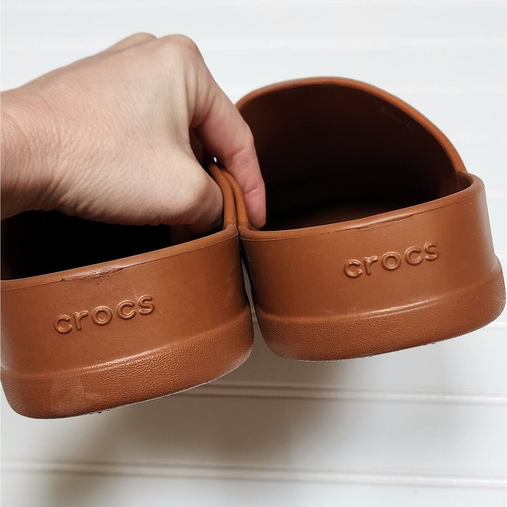 Crocs Dylan Clog Shoes Men's Size 11 Cognac - Picture 4 of 10